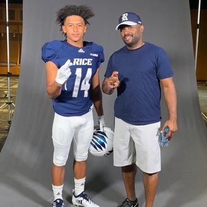 Meet your Posher, Devin